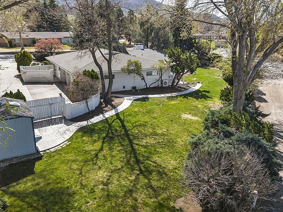 2nd image of 3325 E Hidden Valley Dr