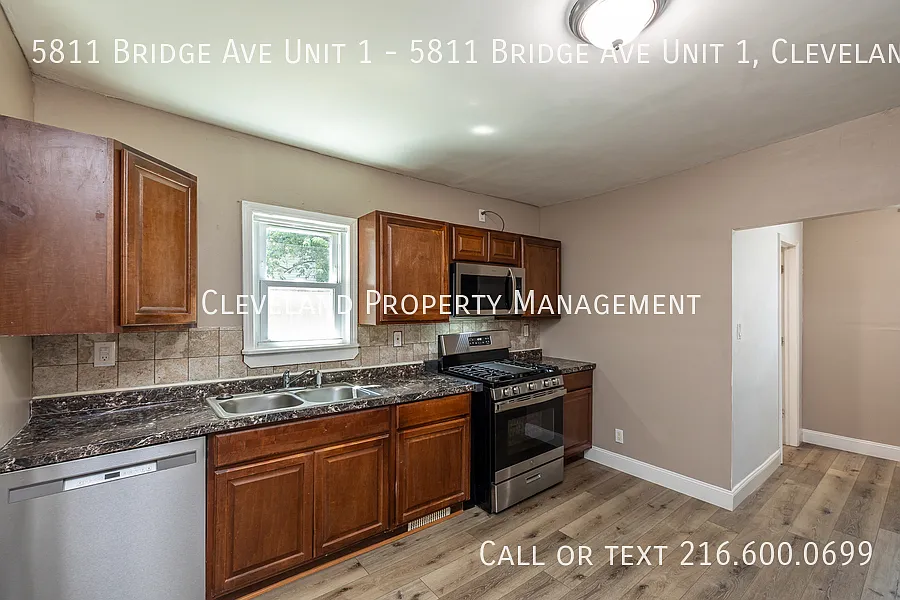Charming 2 Bedroom units in Detroit-Shoreway — Photo 4