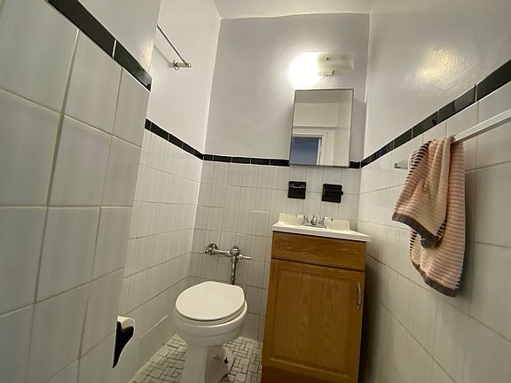 5th image of 65-62 Saunders St #4A