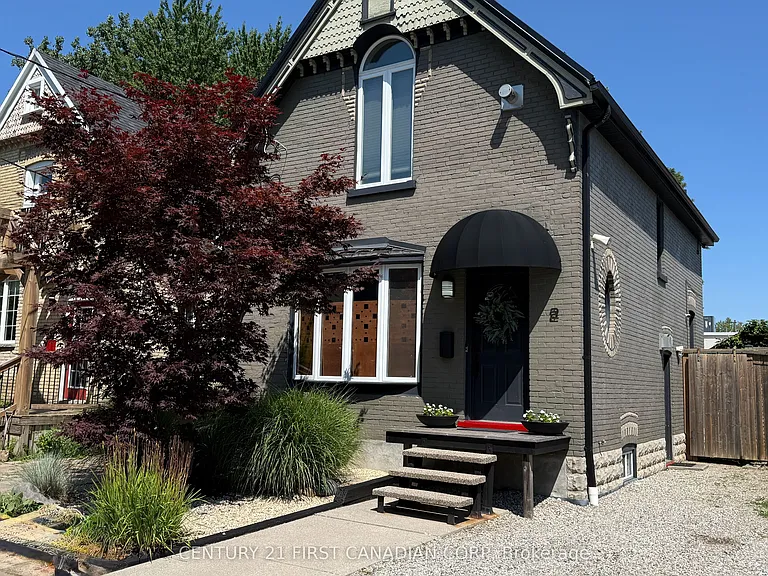 2 Erie Ave — Photo 2