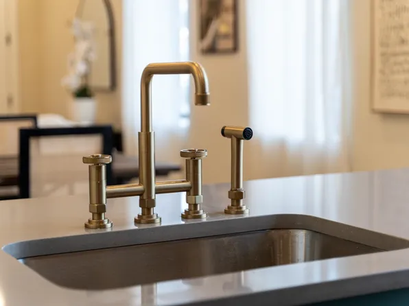 10 Prescott Street image 3 of 30