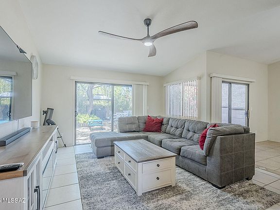 3rd image of 215 N Redcoat Ln