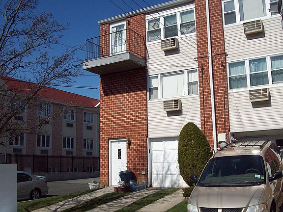 3rd image of 21 Francine Ct #A
