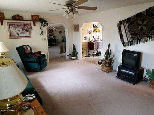 4th image of 10837 E La Salle St