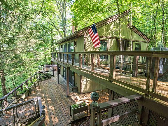 3rd image of 270 Sand Run Rd