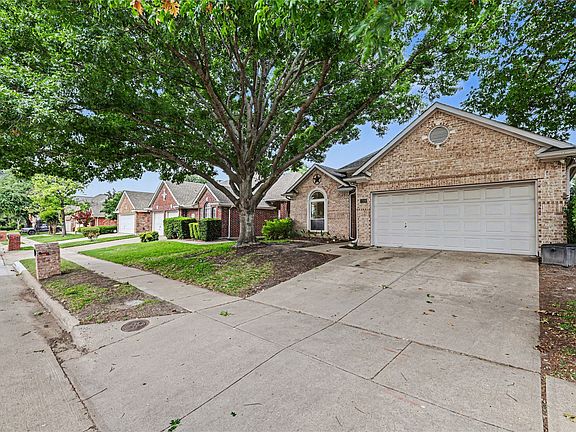 2nd image of 18711 Tall Oak Dr