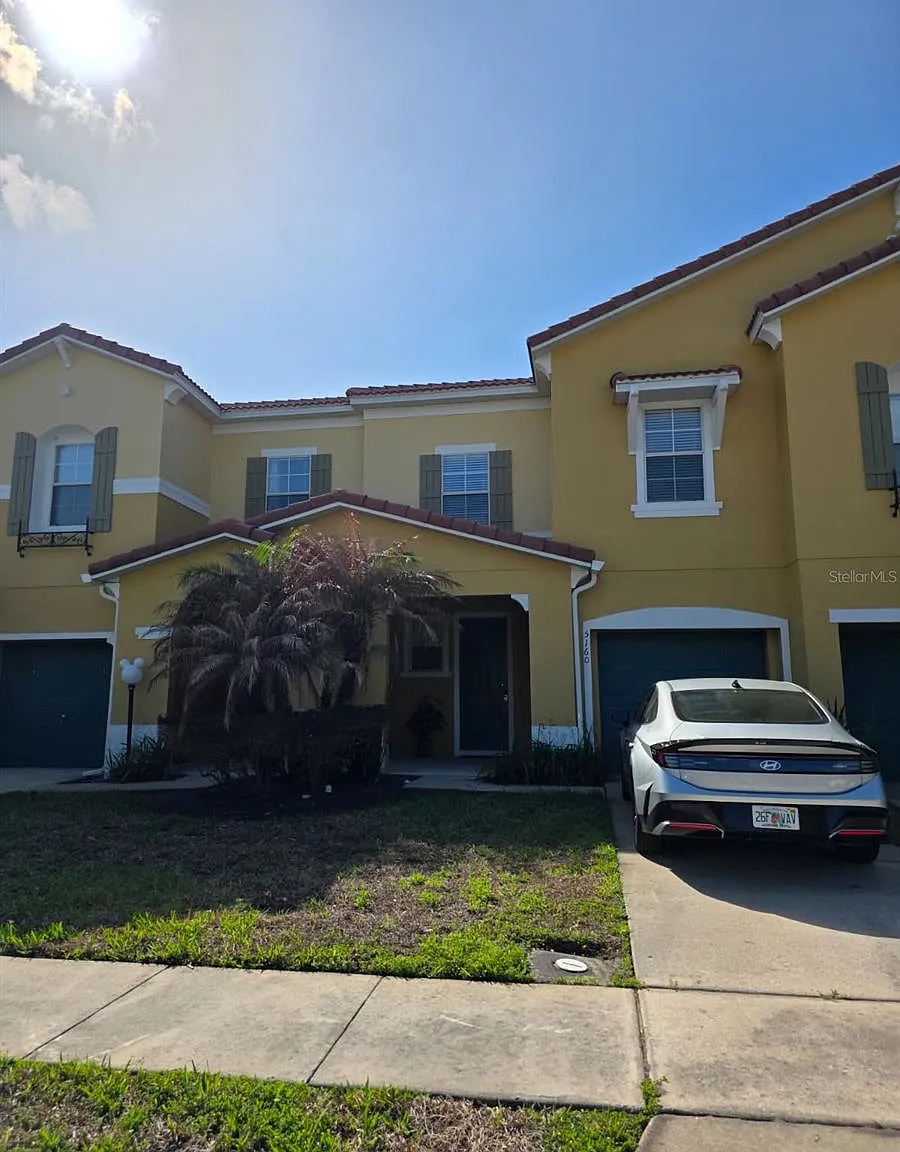 3 bed, 2.5 bath, 1798 sqft, $2,300 — Photo 2