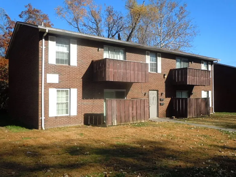 1108 Apache Dr — Photo 1