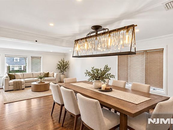 4th image of 1235 Briar Way