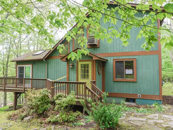 105 S Shore Dr, Milford, PA 18337