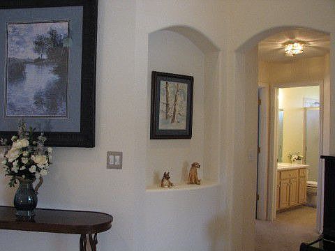 Decorative Niches, High Ceililngs at Hall to Bedoorms