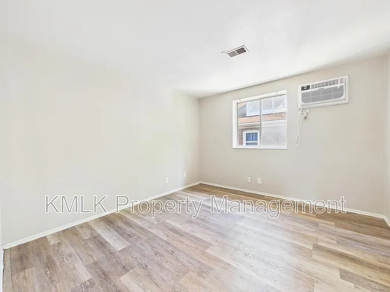 685 Sherman St — Photo 21