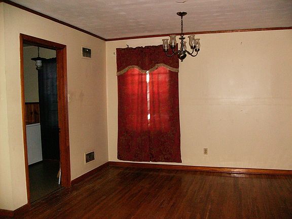 living roon/dining comb