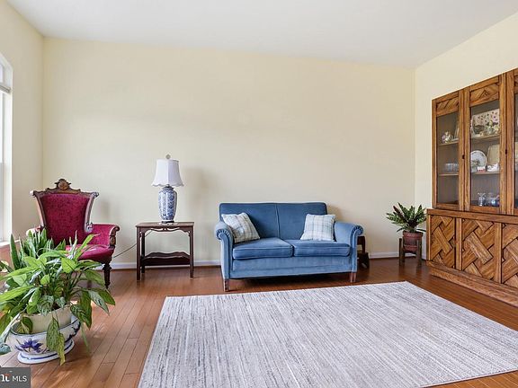 5th image of 588 Misty Hill Dr