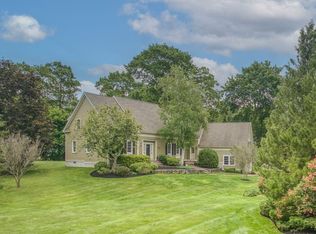 28 High St, Topsfield, MA 01983