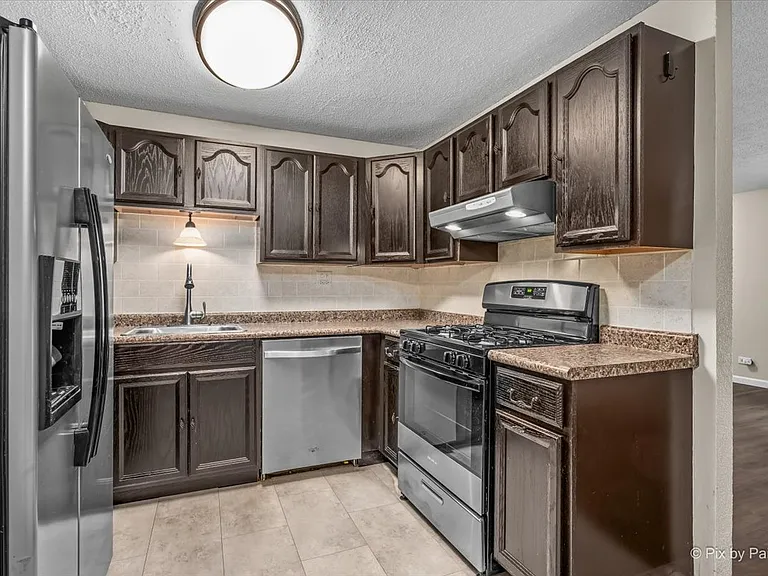 1435 Millbrook Ct — Photo 11