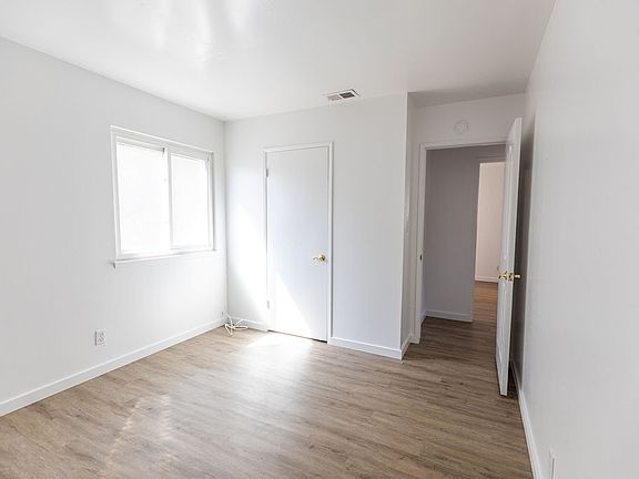 5th image of 540 Carol Pl