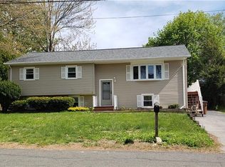 34 Cranston Ave, Shelton, CT 06484