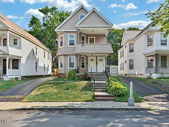 3rd image of 1831 Eastern Parkway