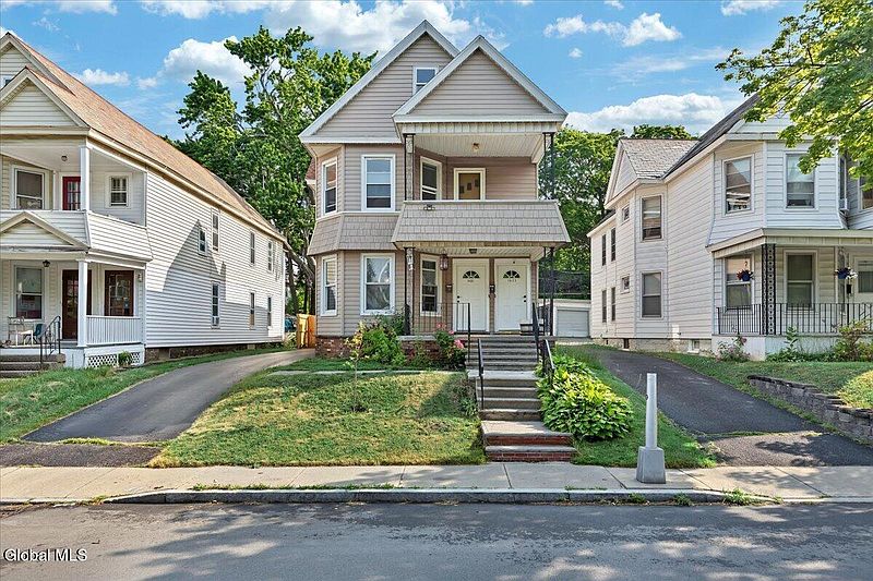 3rd image of 1831 Eastern Parkway