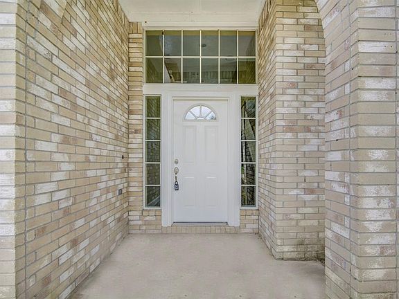 4th image of 10310 Little Oak Dr