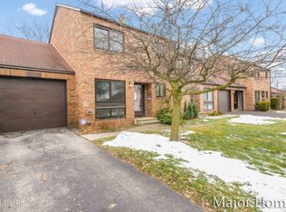 232 Heritage Commons St SE, Grand Rapids, MI 49503