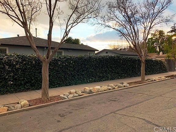 3rd image of 2892 N Sierra Way
