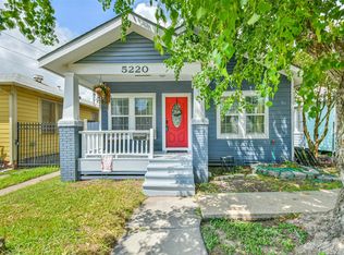 5220 Avenue P 1/2, Galveston, TX 77551