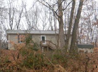 891 Emerson Dr, Falling Waters, WV 25419