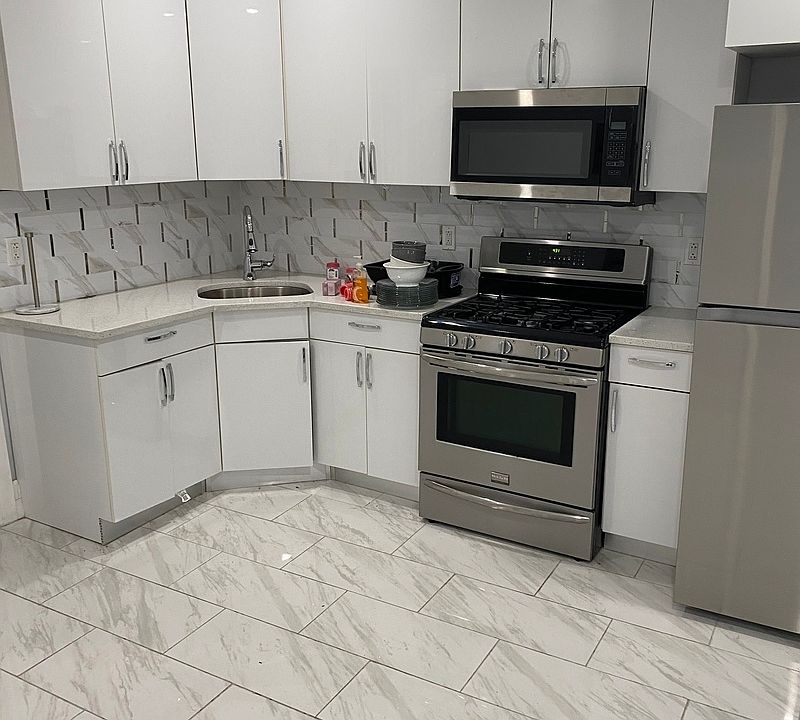 1st image of 304A Sumpter St #1R