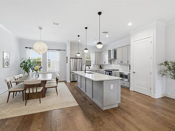 5th image of 2442 W MISSISSIPPI AVENUE #1