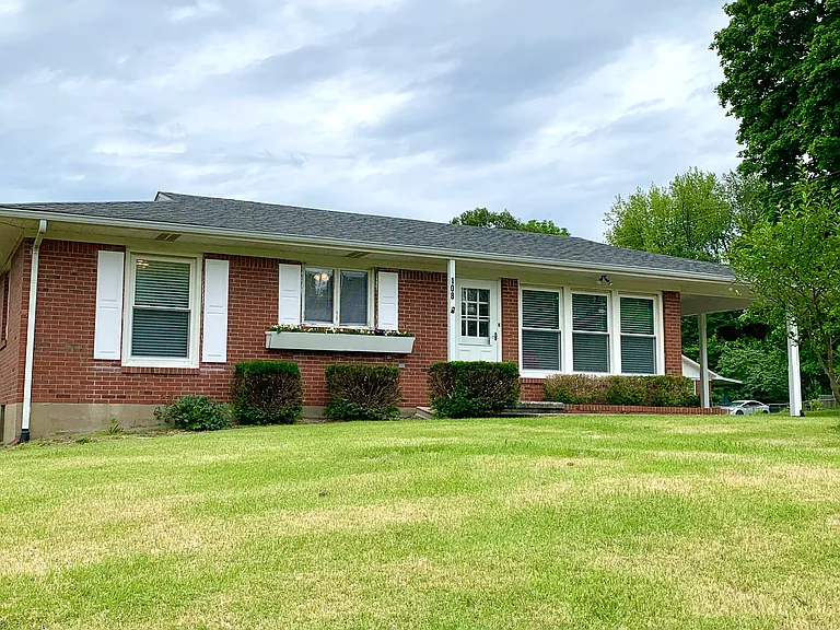 108 Westwood Dr — Photo 3