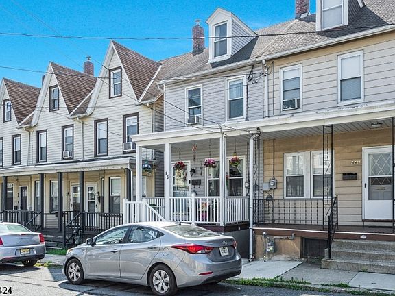 4th image of 86 Summit Ave
