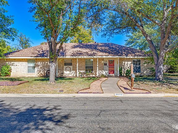 2nd image of 3022 Sierra Dr