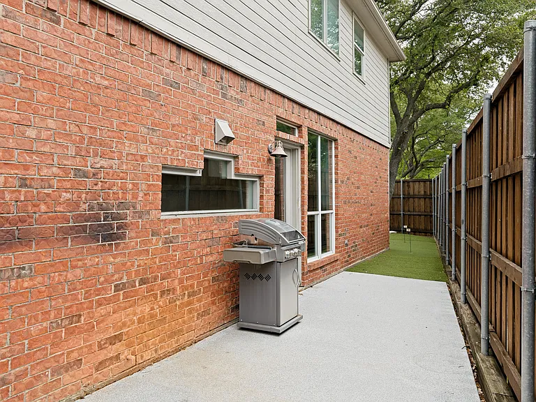 18515 Kelly Cave Trl — Photo 25