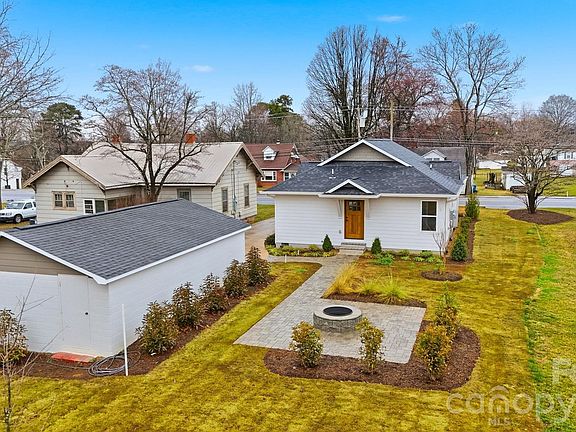 5th image of 1022 E Main St