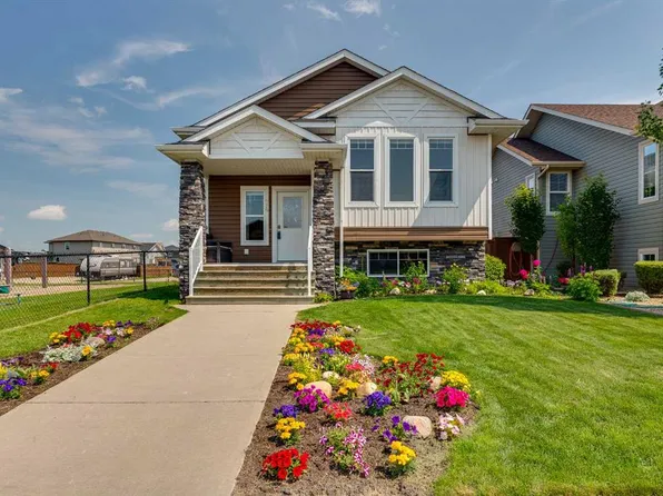 74 W Mackenzie Cres, Lacombe, AB T4L 0B3