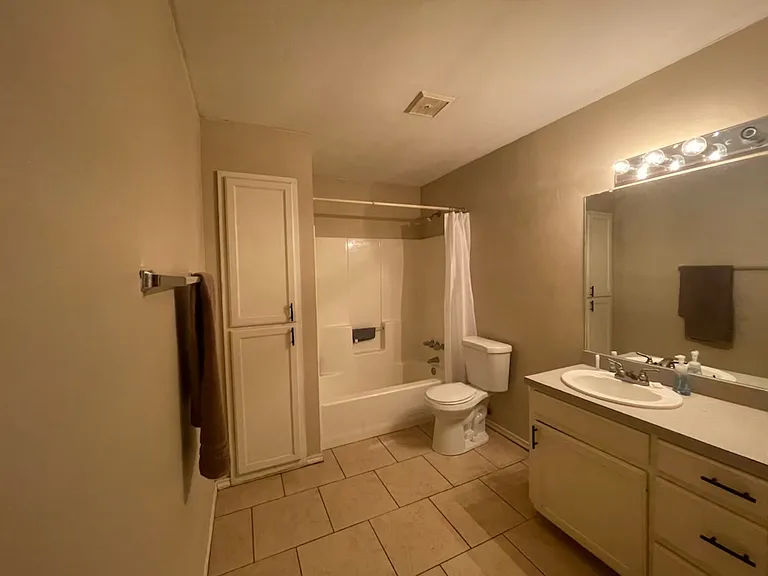635 Richardson Dr — Photo 8