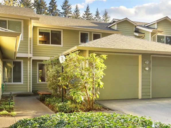 3957 NW Fairway Lane, Bremerton, WA 98312