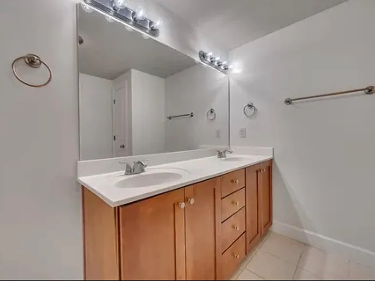 1390 Dutch Valley Pl NE — Photo 31