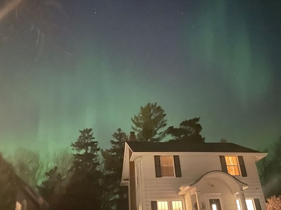 1st image of 4009 Gladstone St