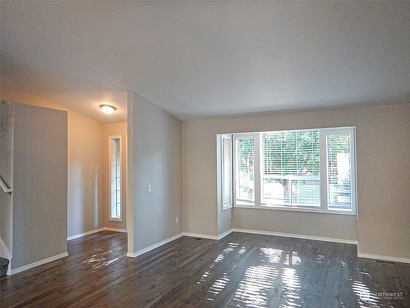 3rd image of 6307 1st Drive SE
