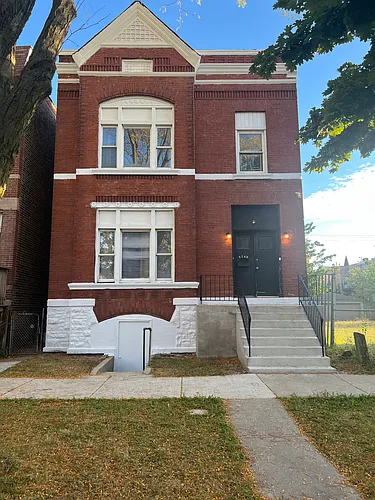 2749 W Washington Blvd Photo 1