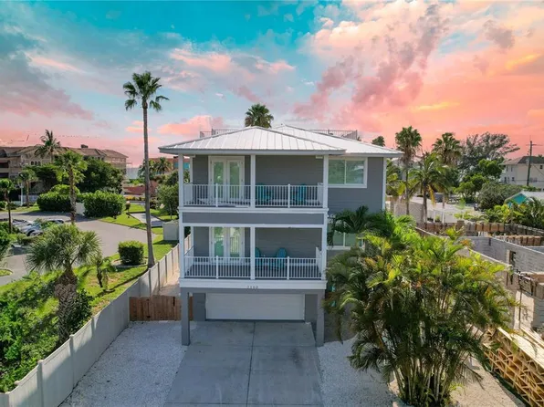 2100 Avenue B, Bradenton Beach, FL 34217