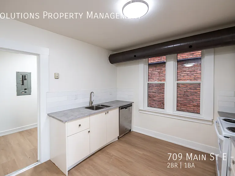709 Main St E #4 — Photo 14