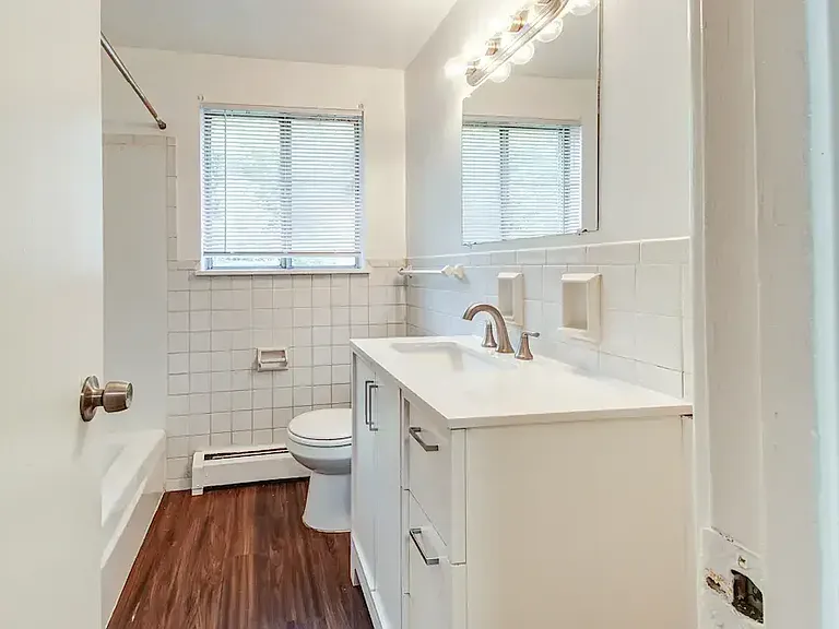 North Dohr Apartments — Photo 15