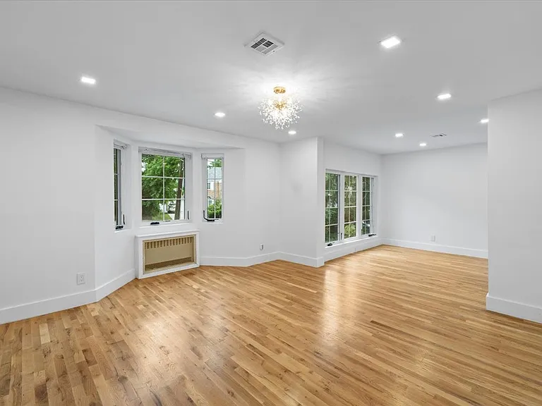 115 Old Mill Rd — Photo 13
