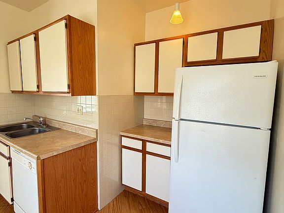 2nd image of 3850 W Ainslie St #2A