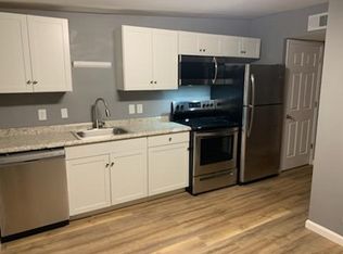 2009 Broadway, Highland, IL 62249