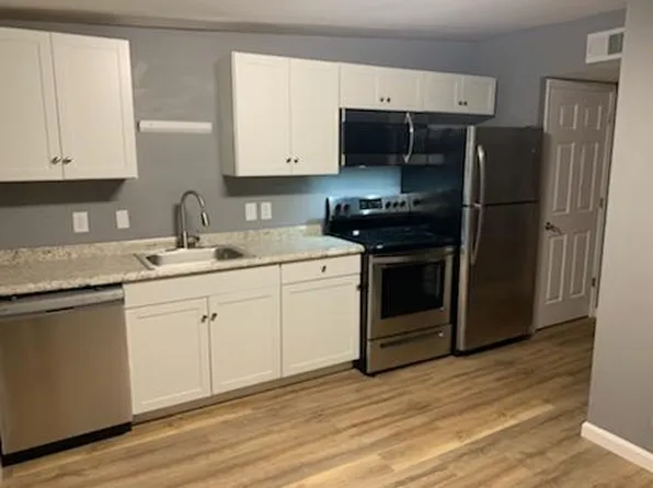 2009 Broadway, Highland, IL 62249